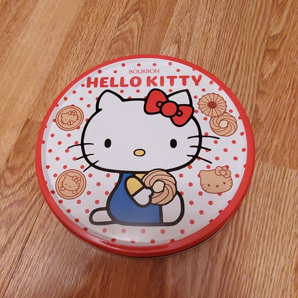 - Hello kitty tin box